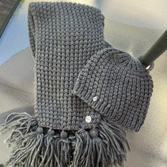 Mexx Waffle Knit Bauble Tassel Scarf and Hat Set - Picture 1 of 6